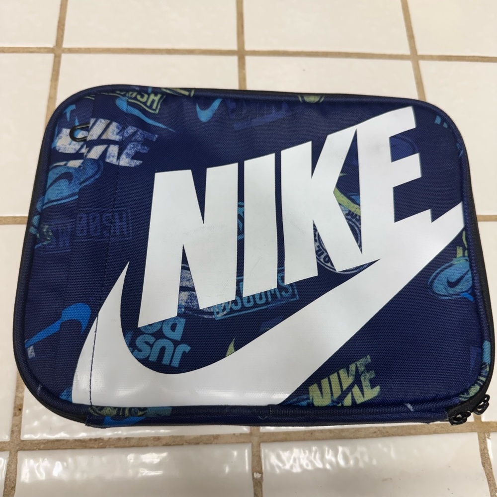 Nike Kids Lunchbox